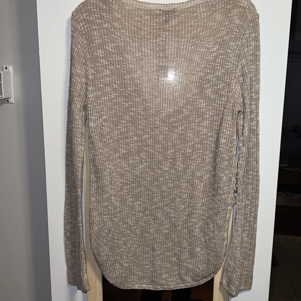 Express Sweater - Picture 5 of 5